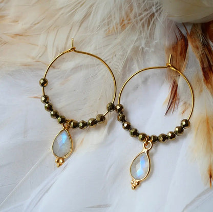 Creolen "Radiant Serenity" mit Mondstein